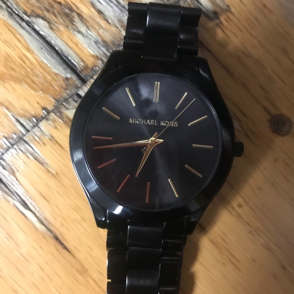 Authentic NEW!! Micheal Kors Watch - Picture 4 of 4